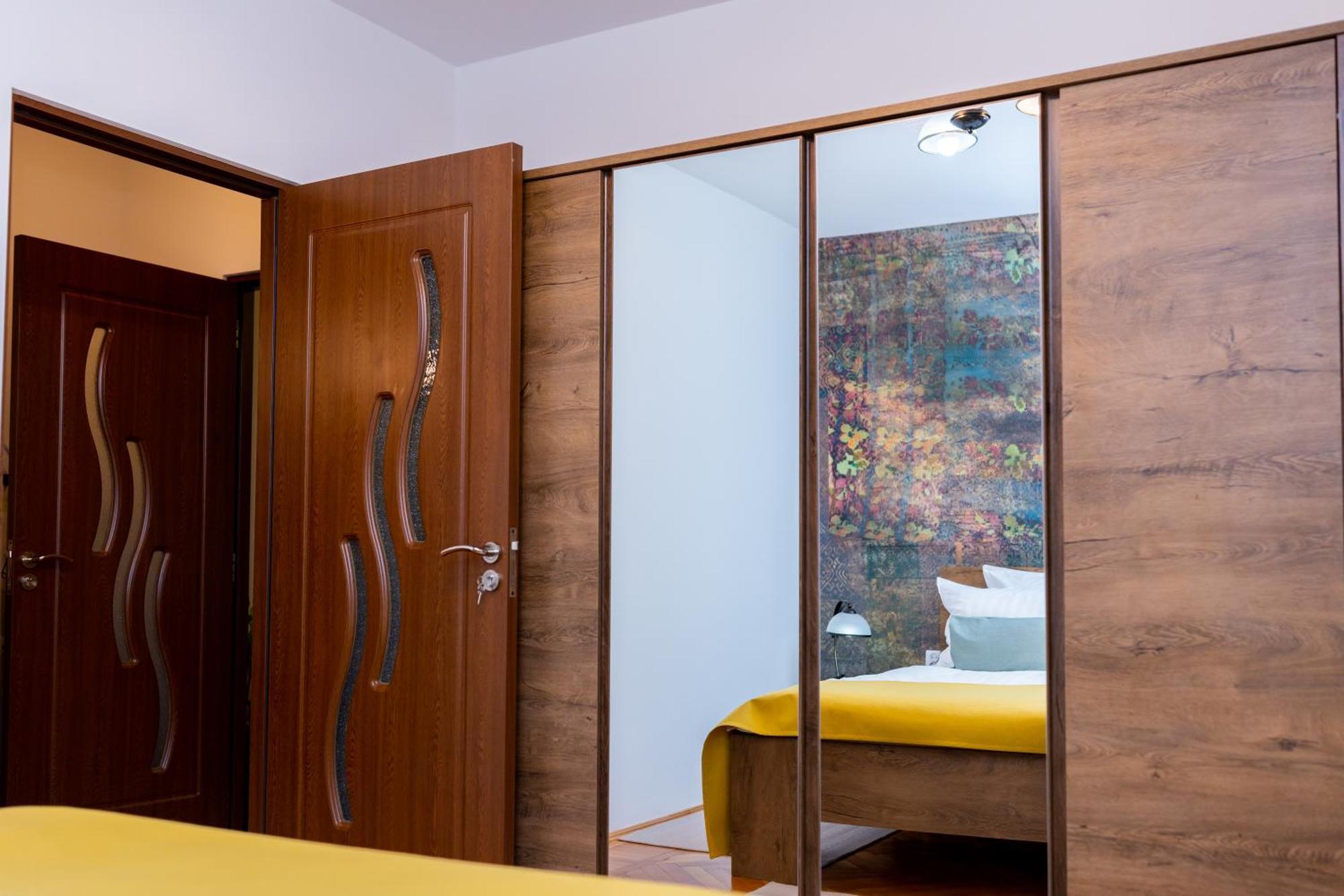 Apartament Octavia Hunedoara Ngoại thất bức ảnh