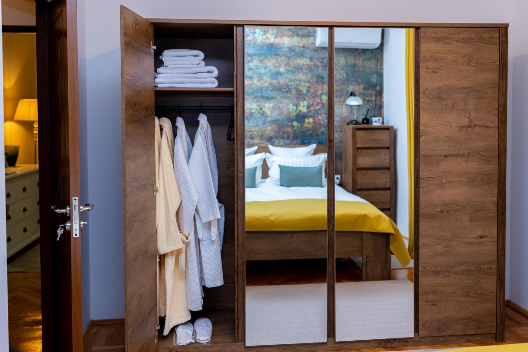 Apartament Octavia Hunedoara Ngoại thất bức ảnh