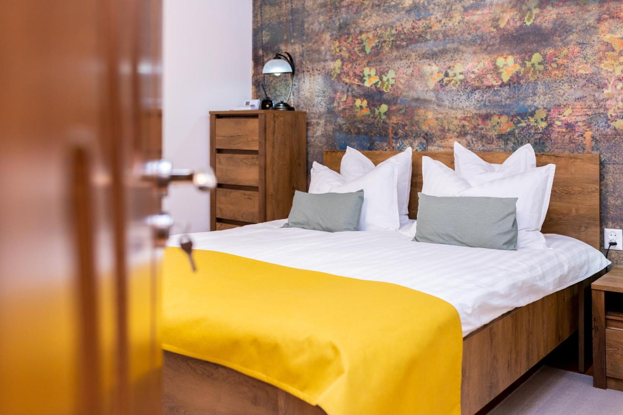 Apartament Octavia Hunedoara Ngoại thất bức ảnh